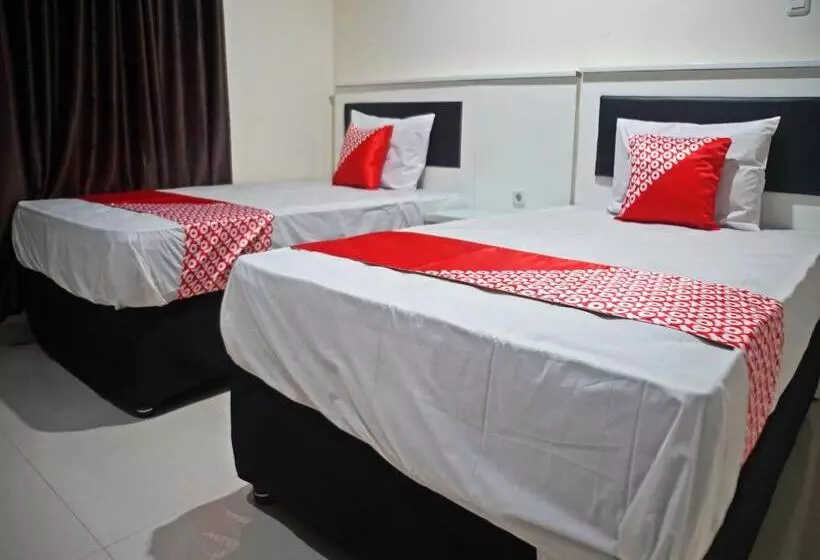 Hotelli Oyo 91900 Wisma Amrach