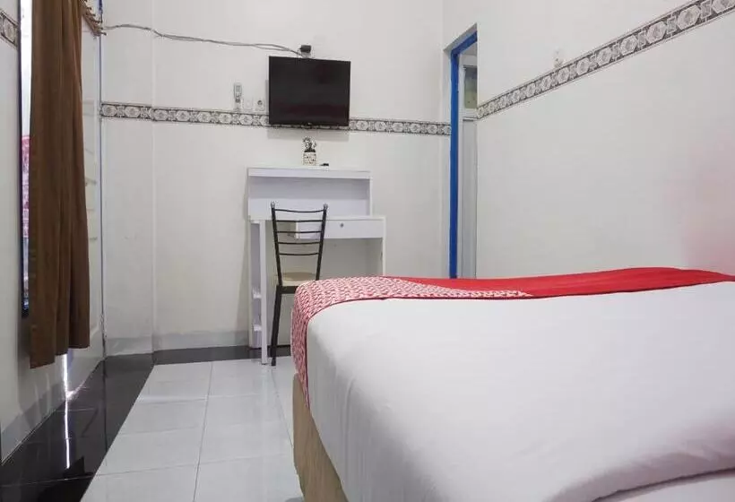 Hotelli Oyo 91900 Wisma Amrach