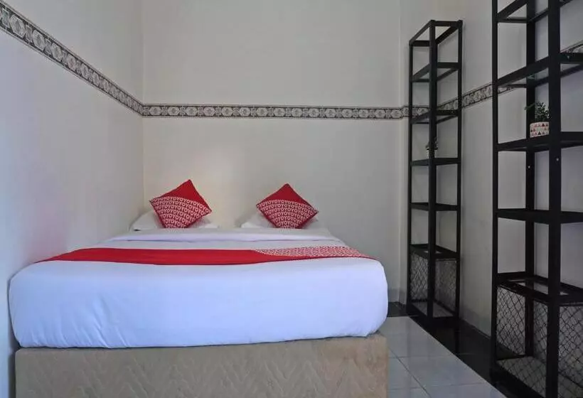 Hotelli Oyo 91900 Wisma Amrach