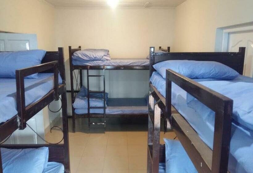 هتل Quality Lodges Bhurban