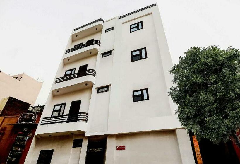 בית מלון כפרי Spot On 64932 Silicon City Inn