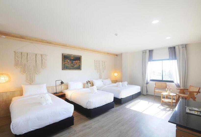 בית מלון כפרי The Wood Pattani