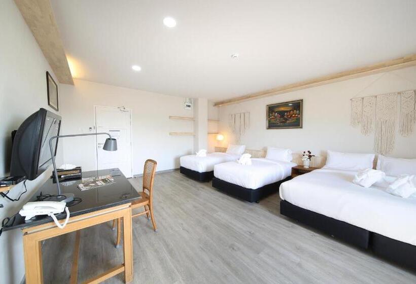 בית מלון כפרי The Wood Pattani