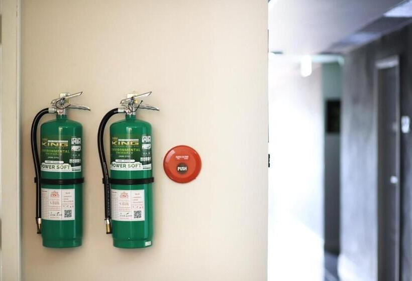 בית מלון כפרי The Wood Pattani