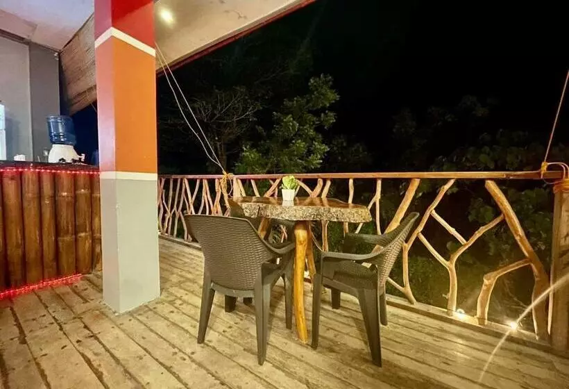 پانسیون Resting Rabbit Hostel