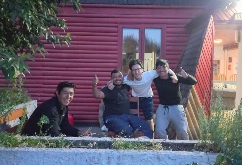 پانسیون Hostal Cuatro Estaciones    Hostel