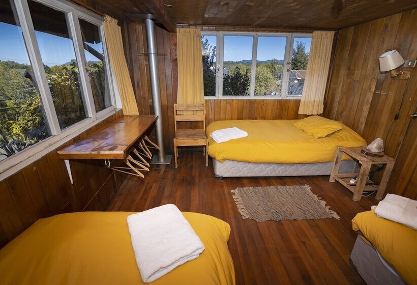 پانسیون Hostal Cuatro Estaciones    Hostel