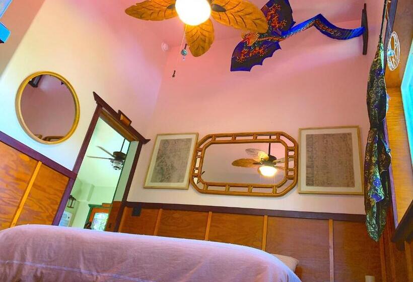 פנסיון Phoenix Garden