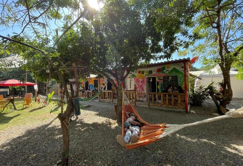 پانسیون Sisio Hostal