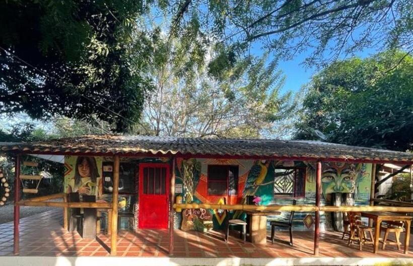 پانسیون Sisio Hostal