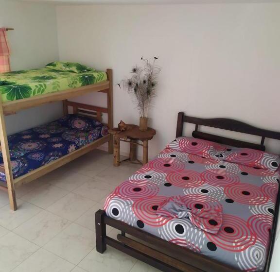 پانسیون Sisio Hostal