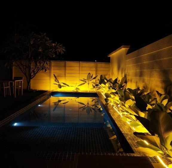 אתר נופש Found Mansion