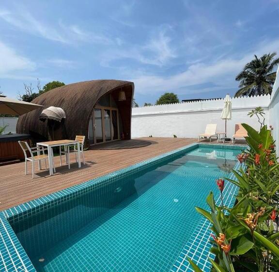 אתר נופש Found Mansion