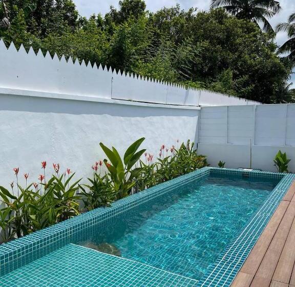 אתר נופש Found Mansion