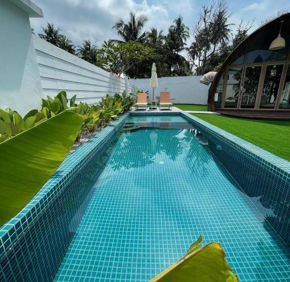 אתר נופש Found Mansion