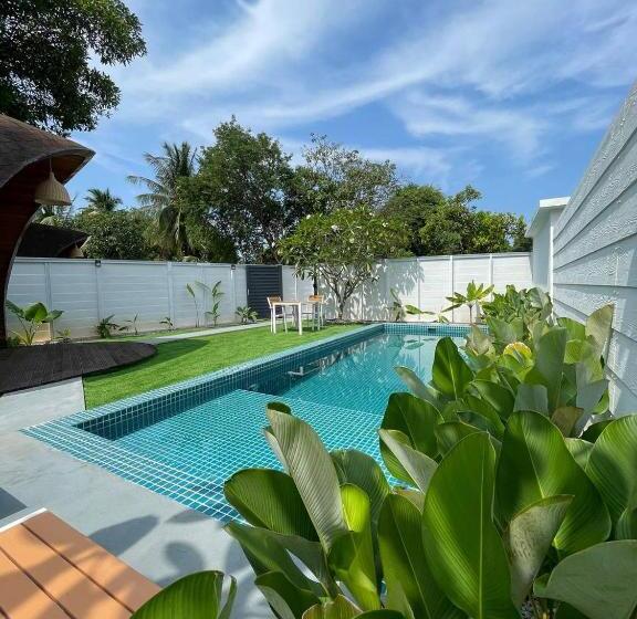 אתר נופש Found Mansion