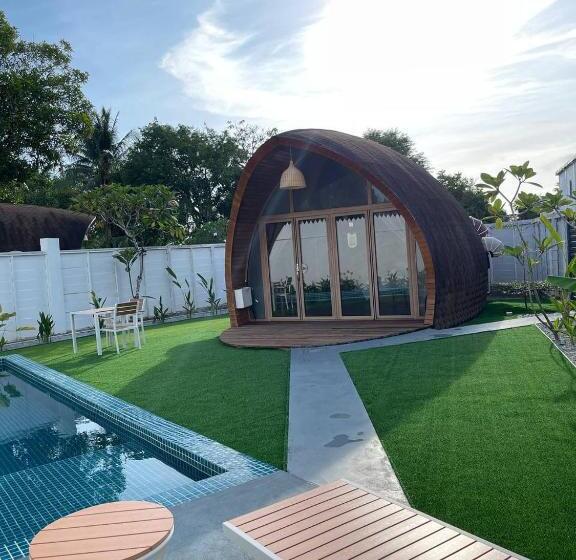 אתר נופש Found Mansion