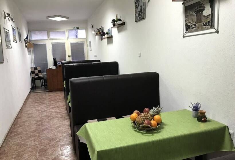 هاستل Kingdom Rooms Visoko