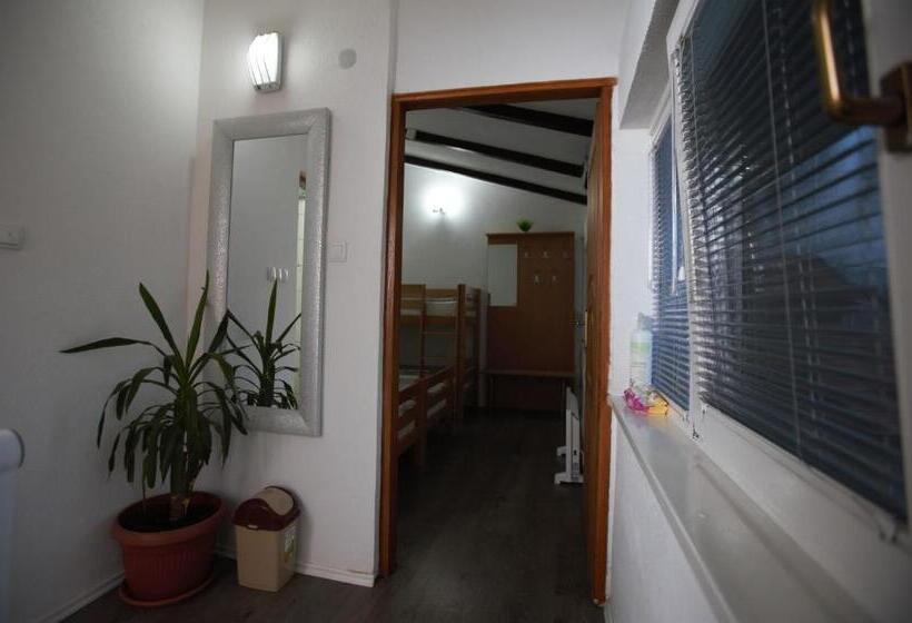 هاستل Kingdom Rooms Visoko