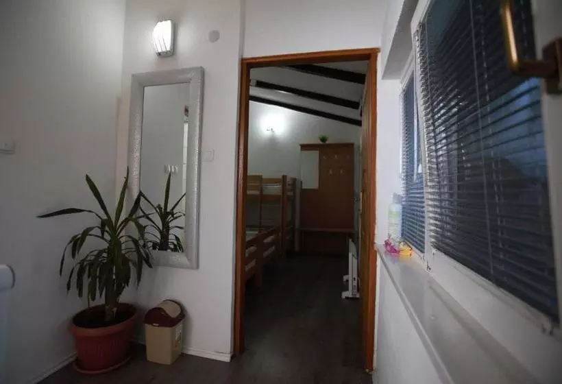 هاستل Kingdom Rooms Visoko