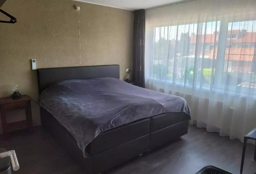 ベッドアンドブレックファースト Bed & Budget123