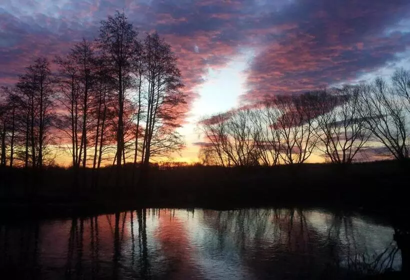 Aamiaismajoitus (B&B) Villa Sobótka