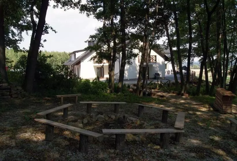 Aamiaismajoitus (B&B) Villa Sobótka