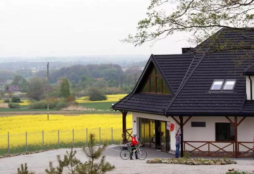 Aamiaismajoitus (B&B) Villa Sobótka