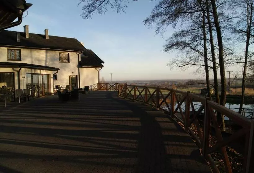 Aamiaismajoitus (B&B) Villa Sobótka