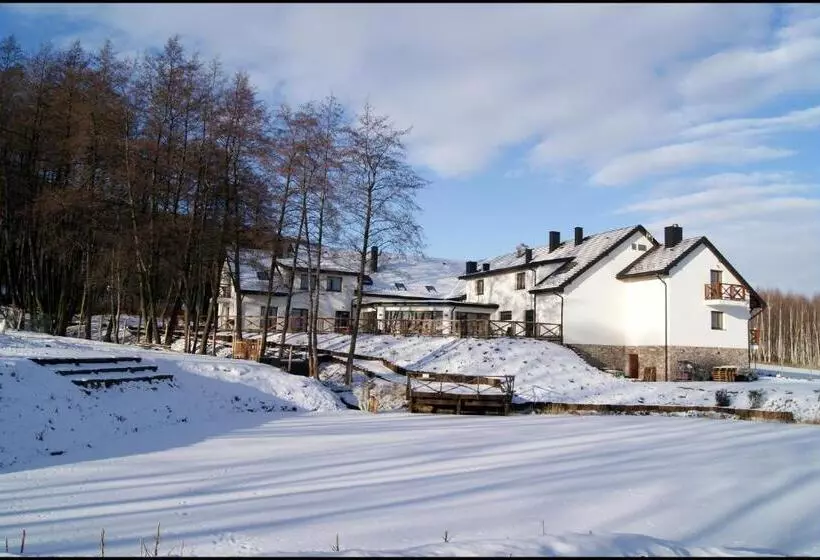 Aamiaismajoitus (B&B) Villa Sobótka