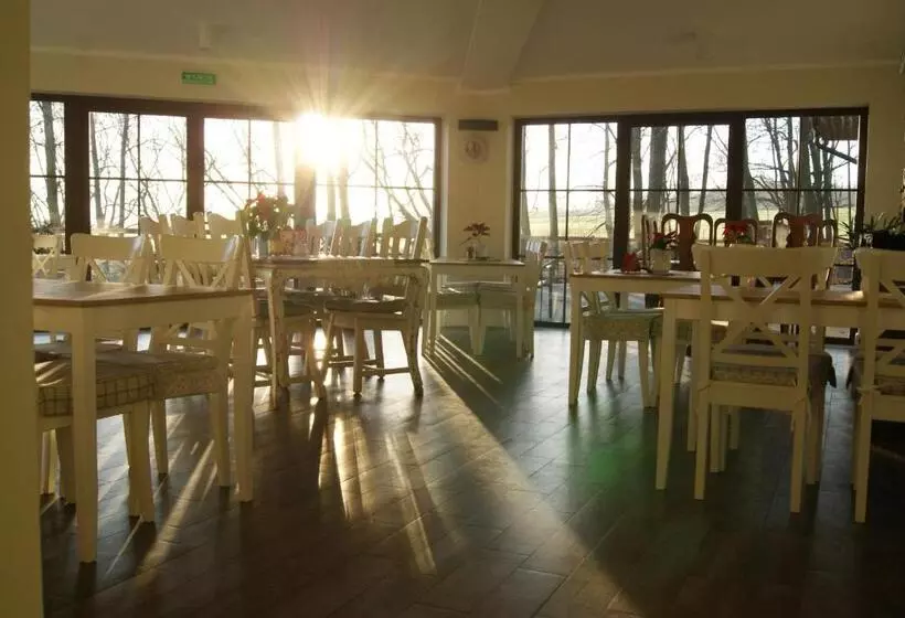 Aamiaismajoitus (B&B) Villa Sobótka