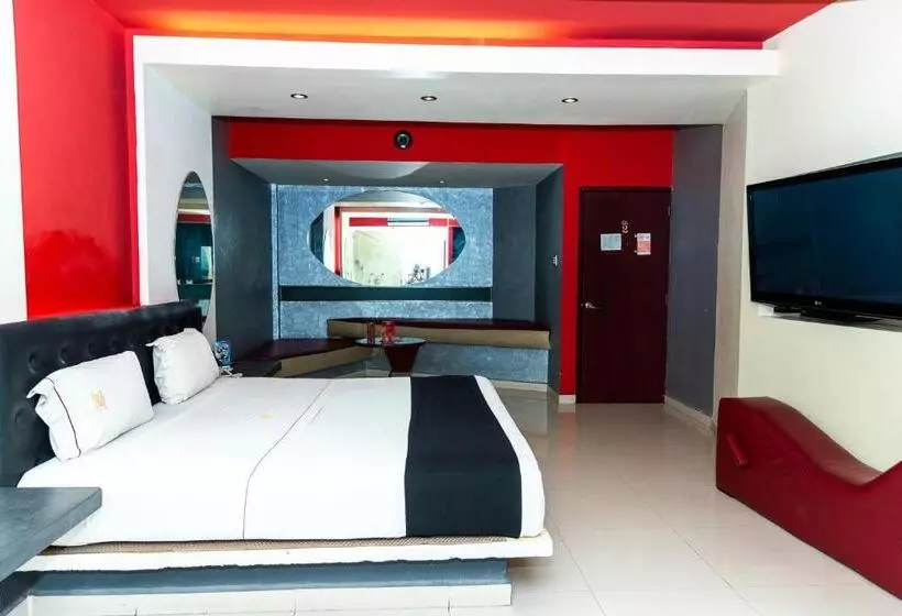 Dluxe Auto Hotel Adults Only