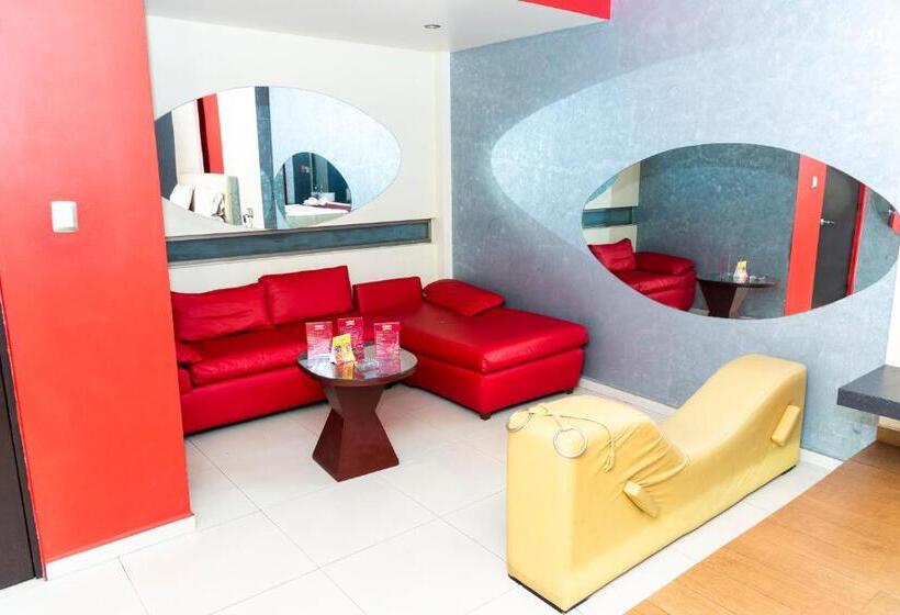 Dluxe Auto Hotel Adults Only