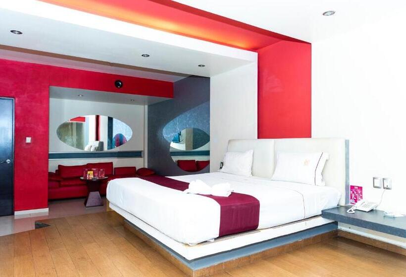 Dluxe Auto Hotel Adults Only