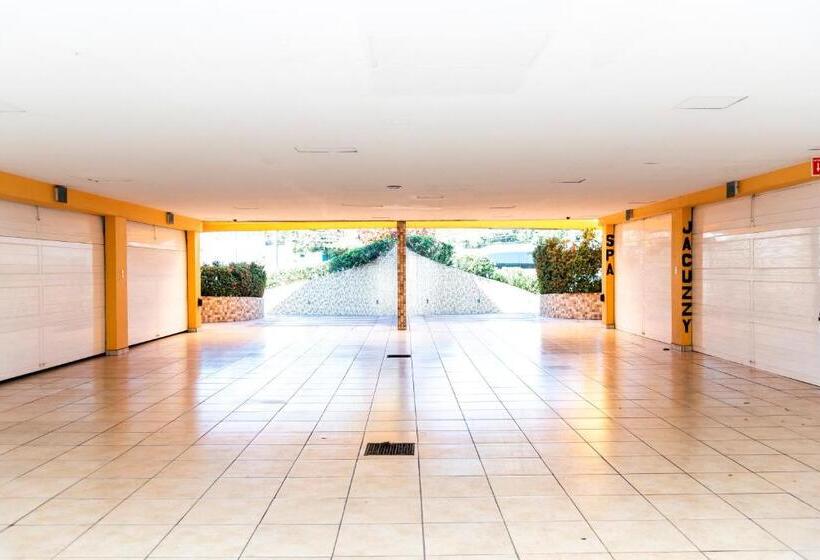 Dluxe Auto Hotel Adults Only