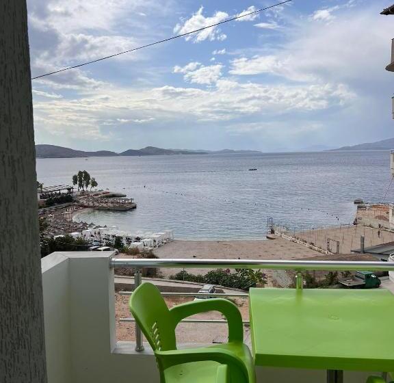 Hard Rock Apartments