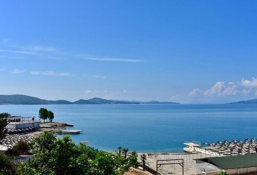 Hard Rock Apartments