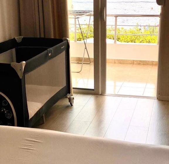 Hard Rock Apartments