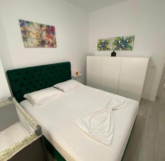 Hard Rock Apartments