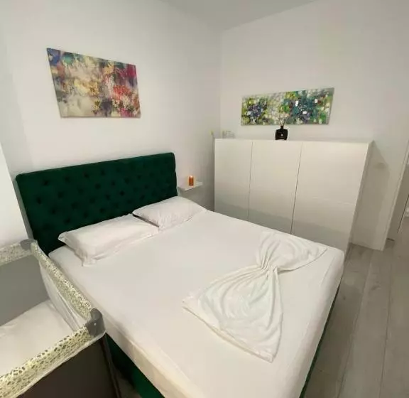 Hard Rock Apartments