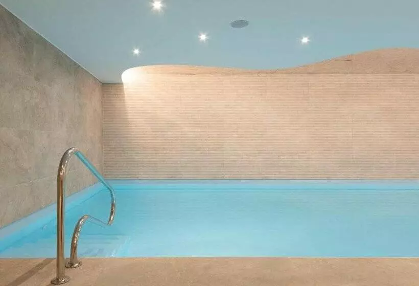 هتل Ap Dona Aninhas