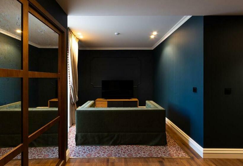 هتل Ap Dona Aninhas