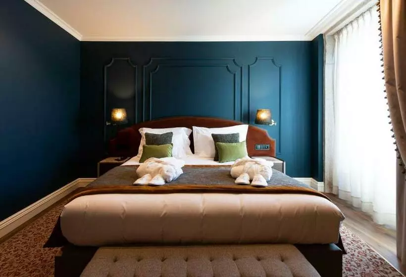 هتل Ap Dona Aninhas