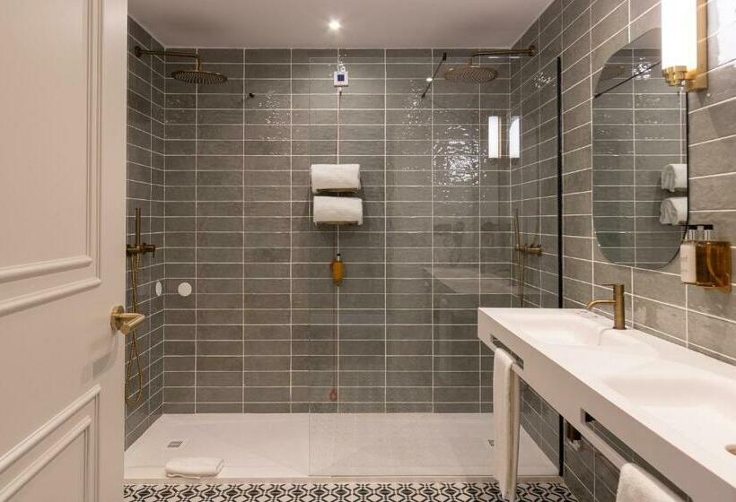 هتل Ap Dona Aninhas