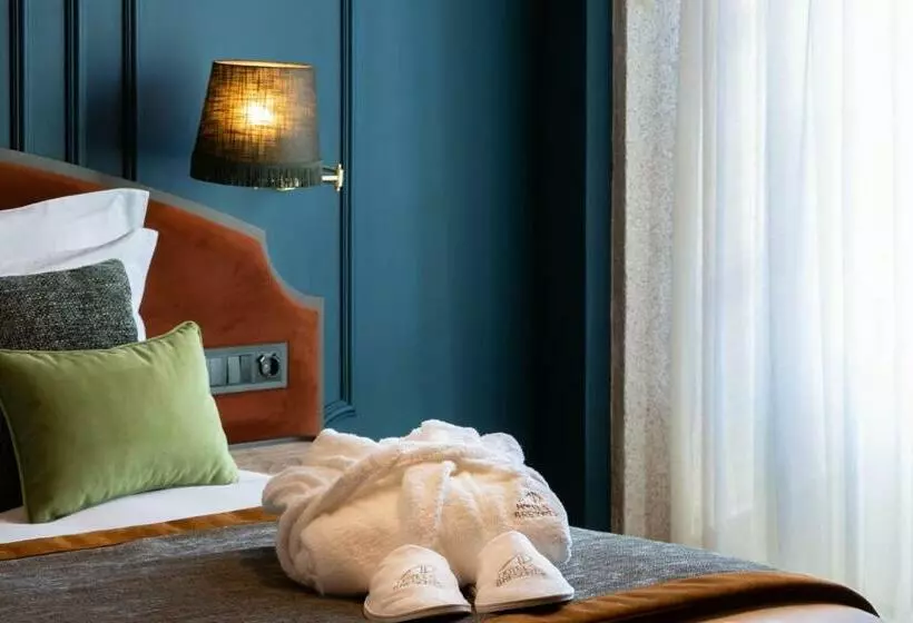 هتل Ap Dona Aninhas