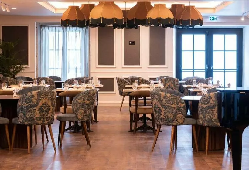 هتل Ap Dona Aninhas