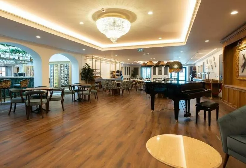 هتل Ap Dona Aninhas