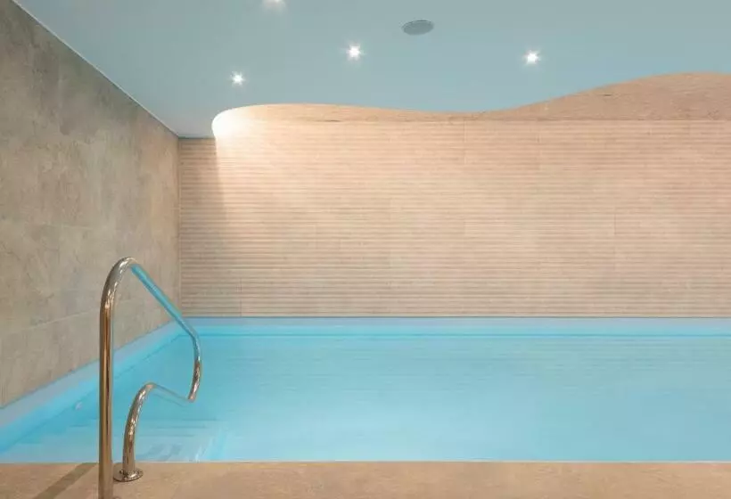 هتل Ap Dona Aninhas