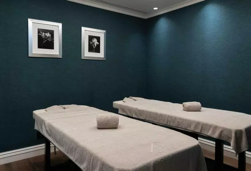 هتل Ap Dona Aninhas