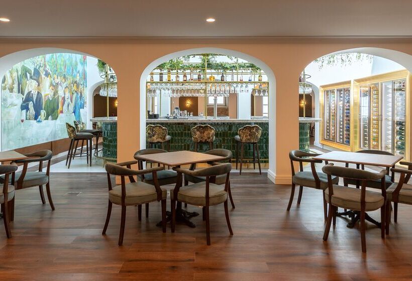 هتل Ap Dona Aninhas